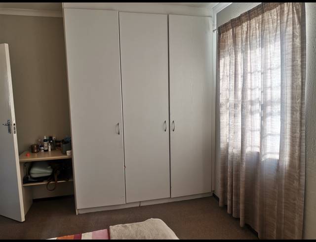 2 BEDROOM APARTMENT FOR SALE IN CLOVERDENE